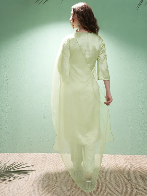 Women Kurta With Trousers & Dupatta