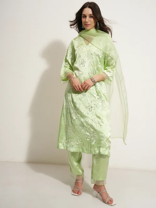 Women Kurta With Trouser And Dupatta