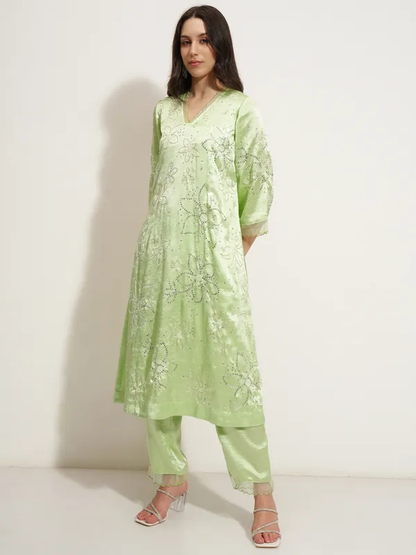 Women Kurta With Trouser And Dupatta