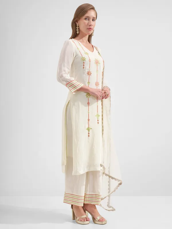 Vishudh Women Off White Embroidered Kurta And Trouser With Dupatta