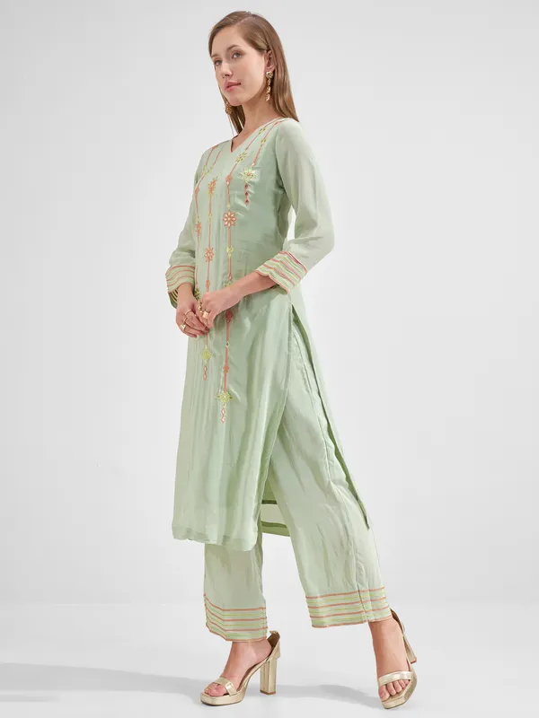 Vishudh Women Green Embroidered Kurta And Trouser With Dupatta