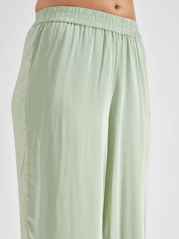 Vishudh Women Green Embroidered Kurta And Trouser With Dupatta