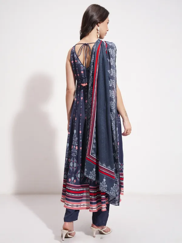 Women Kurta With Trouser And Dupatta