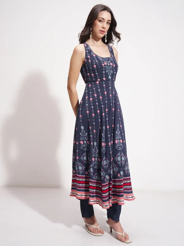 Women Kurta With Trouser And Dupatta