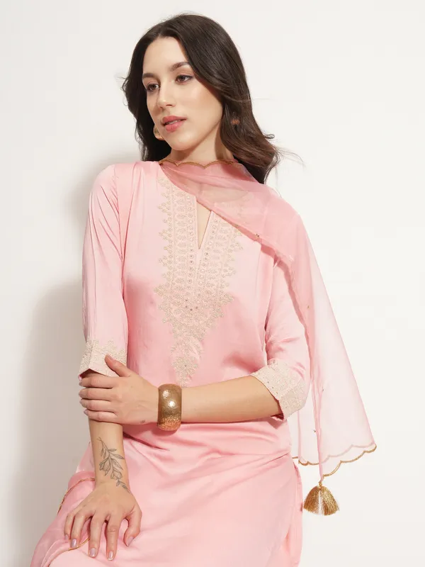 Women Kurta With Trouser And Dupatta