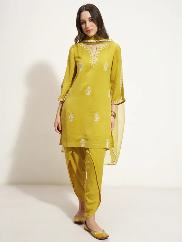 Women Kurta With Trouser And Dupatta