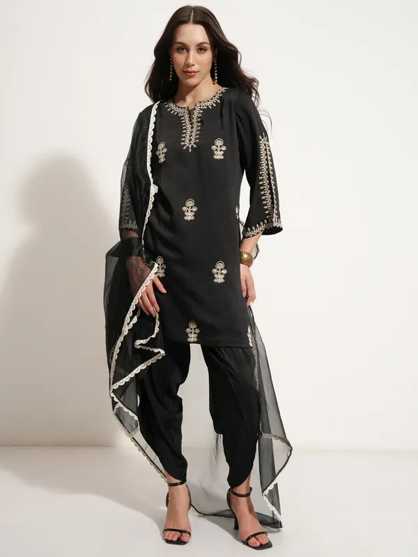 Women Kurta With Trouser And Dupatta