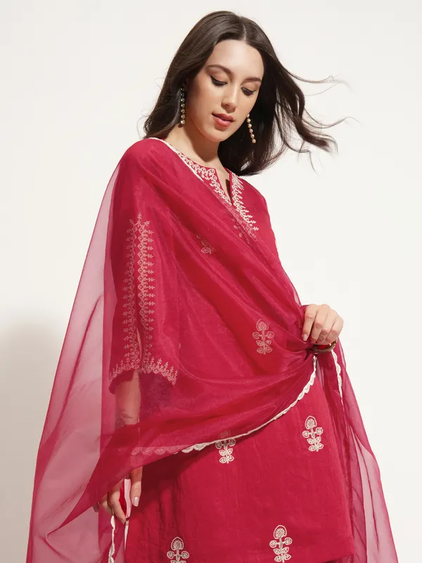 Women Kurta With Trouser And Dupatta
