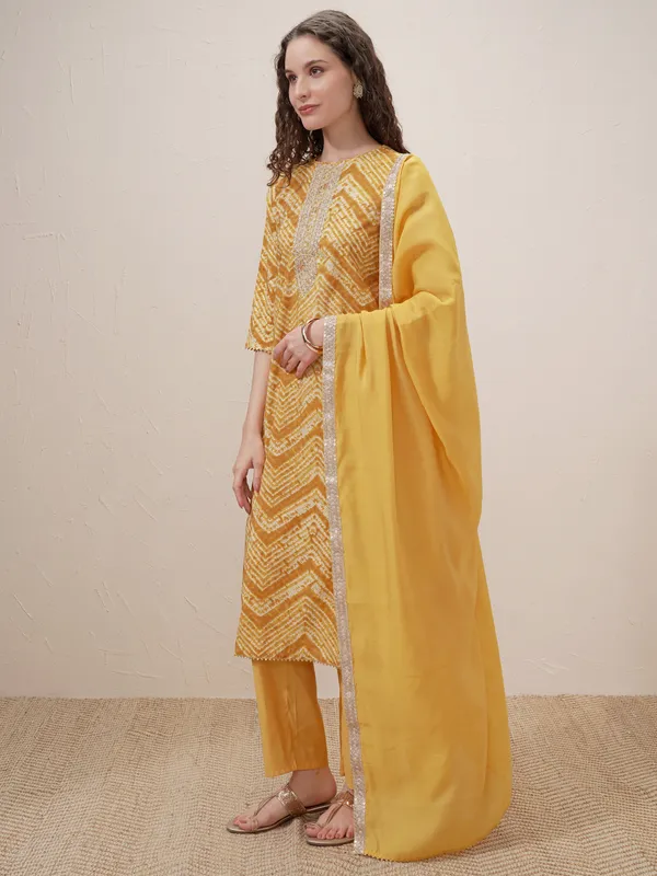 Women Kurta With Trouser And Dupatta