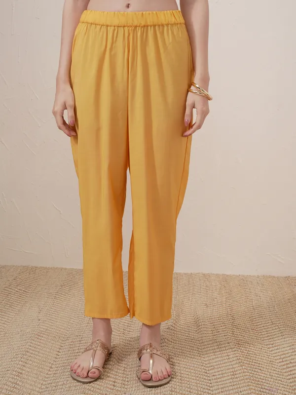 Women Kurta With Trouser And Dupatta