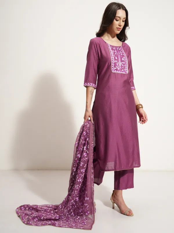 Women Kurta With Trouser And Dupatta