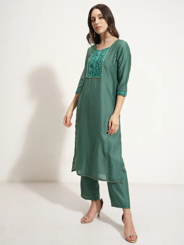 Women Kurta With Trouser And Dupatta