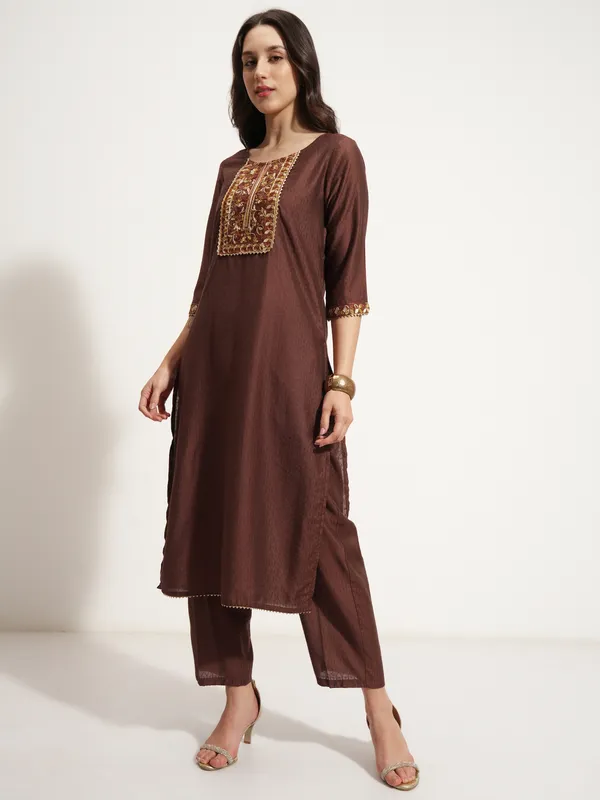 Women Kurta With Trouser And Dupatta