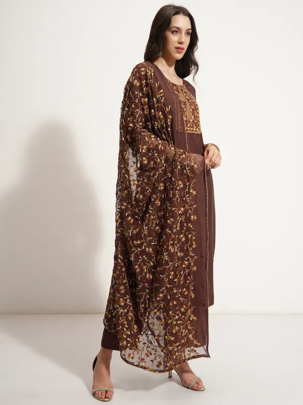 Women Kurta With Trouser And Dupatta
