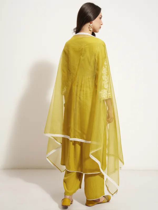 Women Kurta With Trouser And Dupatta