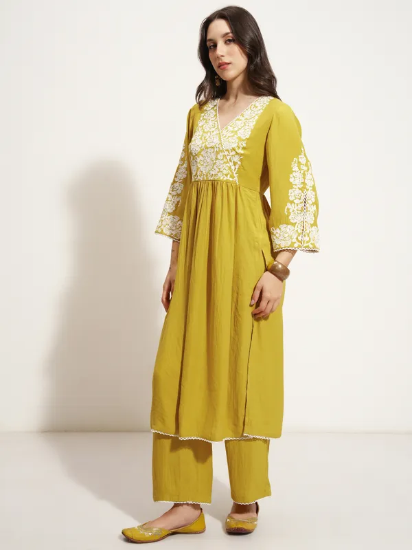 Women Kurta With Trouser And Dupatta