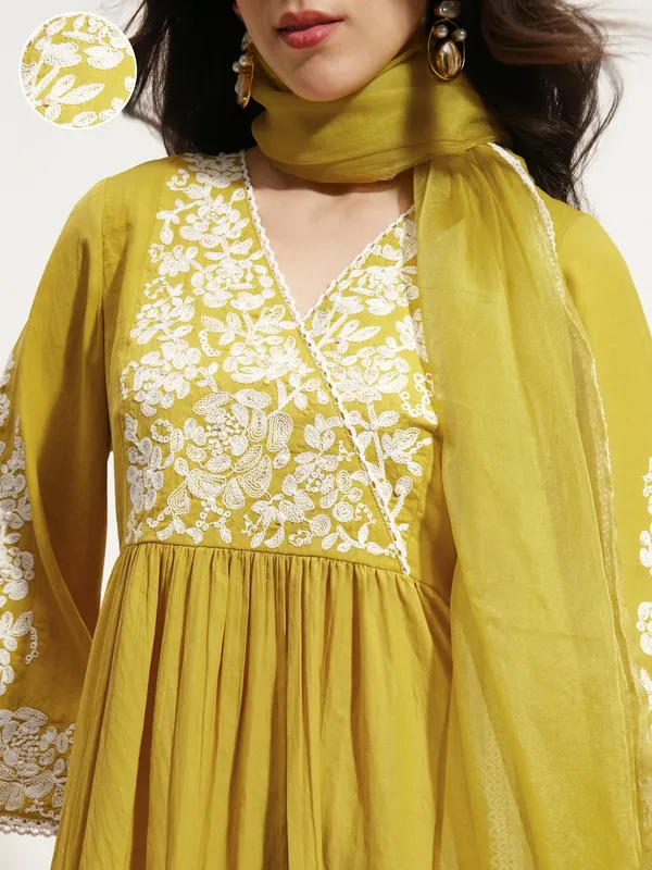 Women Kurta With Trouser And Dupatta