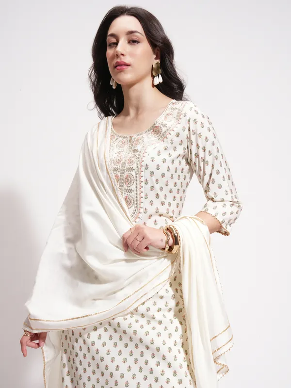 Women Kurta With Trouser And Dupatta