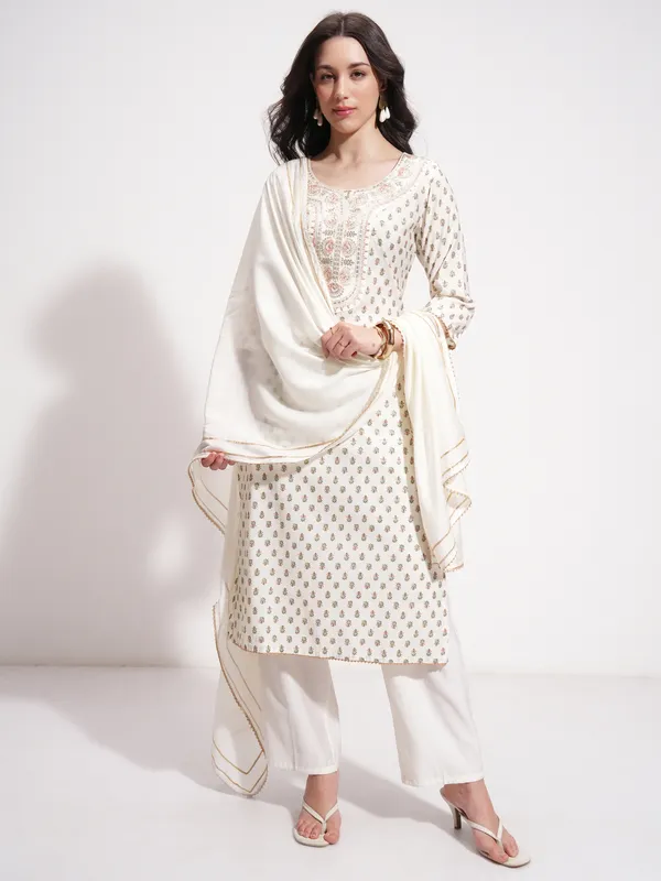 Women Kurta With Trouser And Dupatta