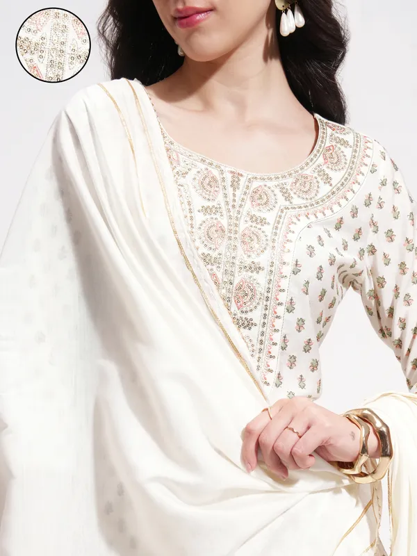 Women Kurta With Trouser And Dupatta