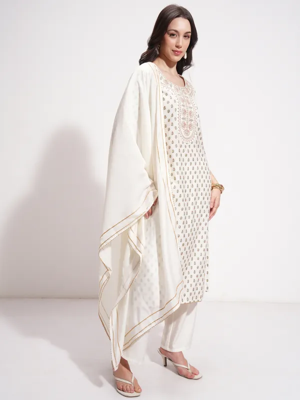 Women Kurta With Trouser And Dupatta