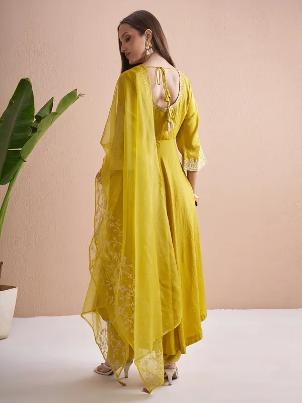 Women Kurta With Trouser And Dupatta