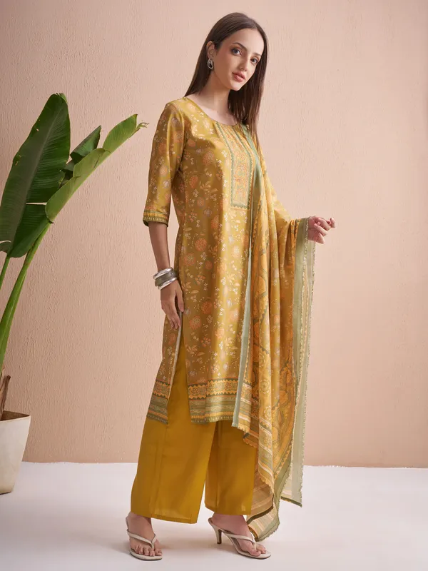 Women Kurta With Trouser And Dupatta