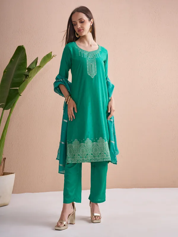 Women Kurta With Trouser And Dupatta