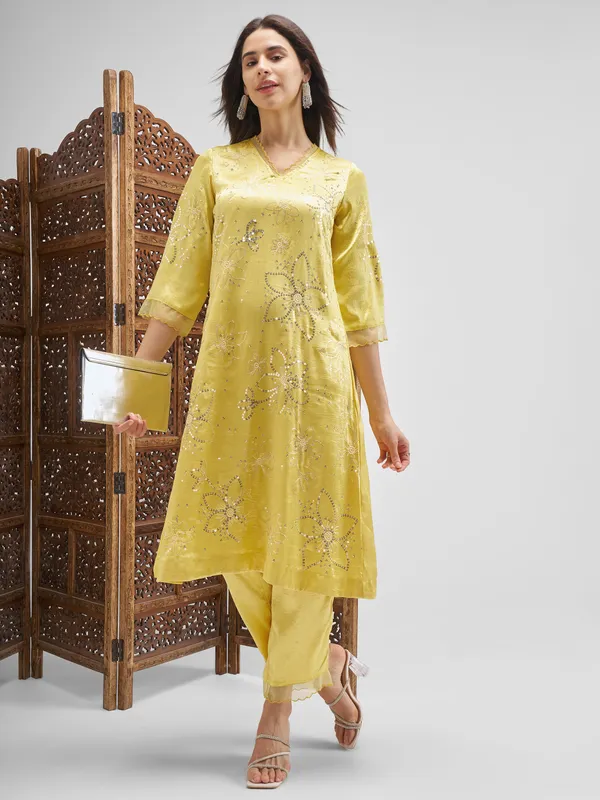Vishudh Women Yellow Embroidered Kurta And Trouser