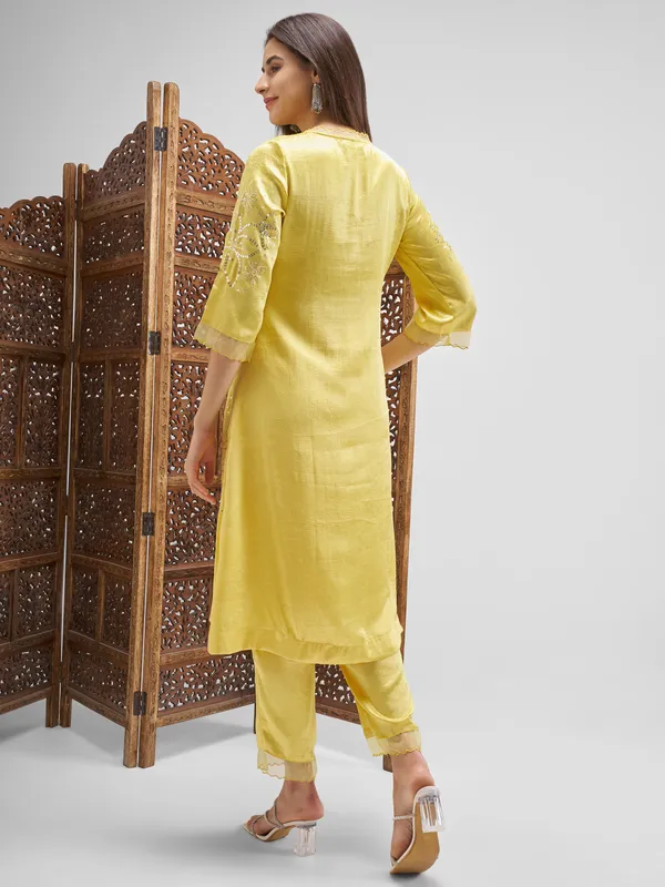 Vishudh Women Yellow Embroidered Kurta And Trouser