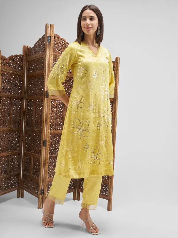 Vishudh Women Yellow Embroidered Kurta And Trouser