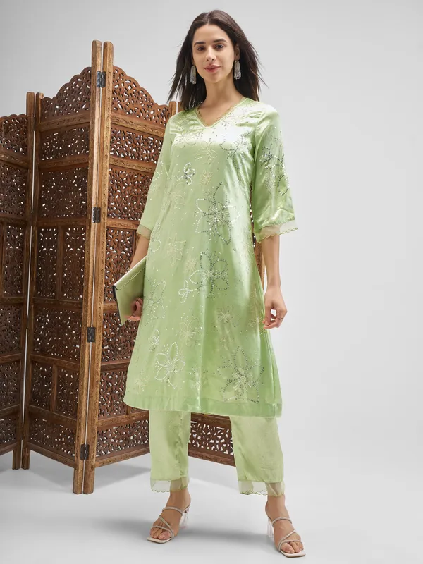 Vishudh Women Green Embroidered Kurta And Trousers