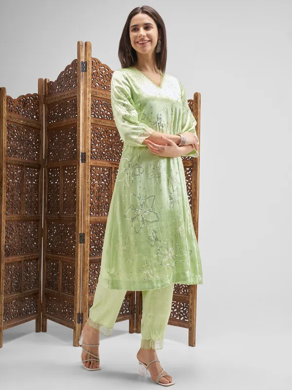 Vishudh Women Green Embroidered Kurta And Trousers