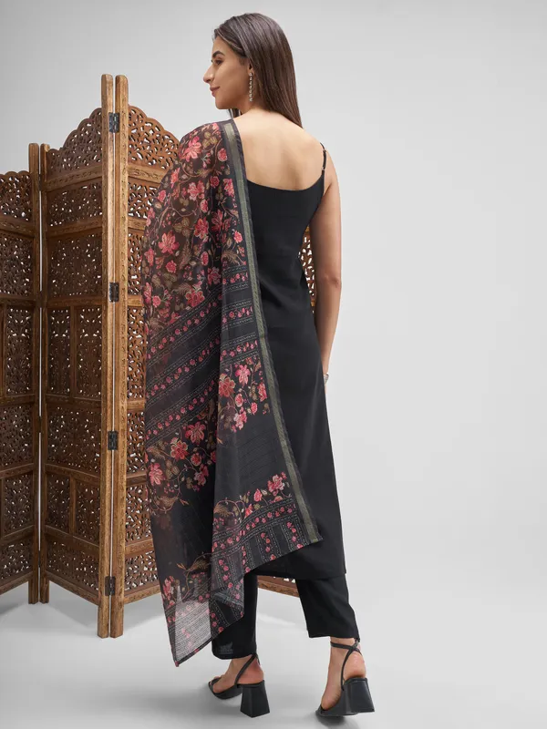 Vishudh Women Black Embroidered Kurta And Trousers With Dupatta