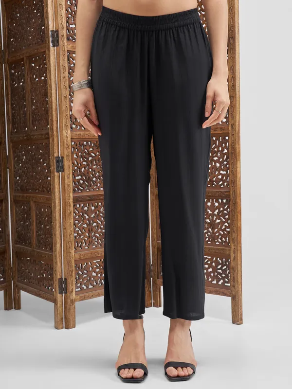 Vishudh Women Black Embroidered Kurta And Trousers With Dupatta