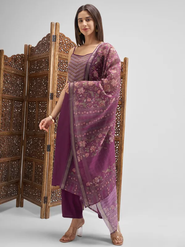 Vishudh Women Purple Embroidered Kurta And Trousers With Dupatta