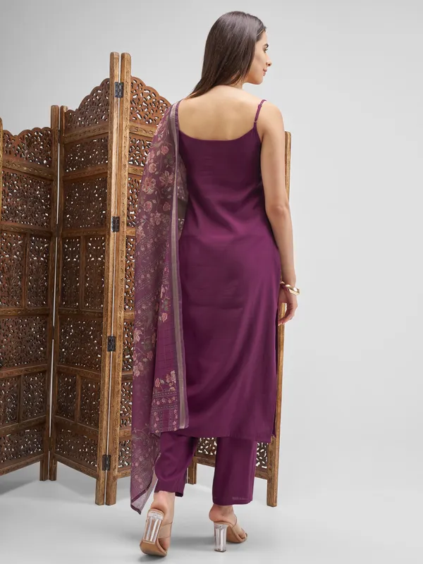 Vishudh Women Purple Embroidered Kurta And Trousers With Dupatta