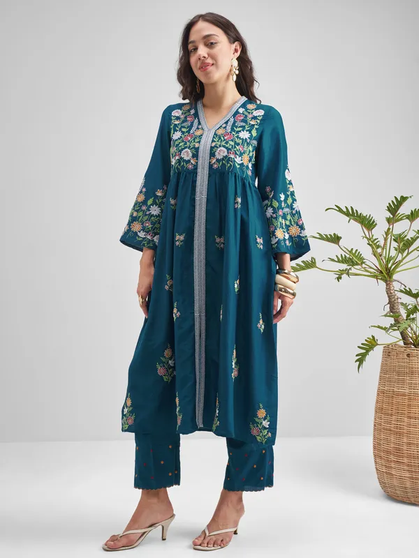 Vishudh Women Blue Embroidered Kurta With Trouser