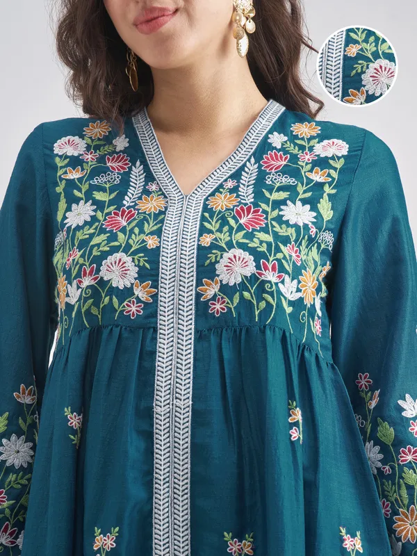 Vishudh Women Blue Embroidered Kurta With Trouser