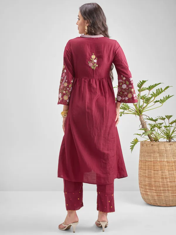 Vishudh Women Maroon Embroidered Kurta With Trouser