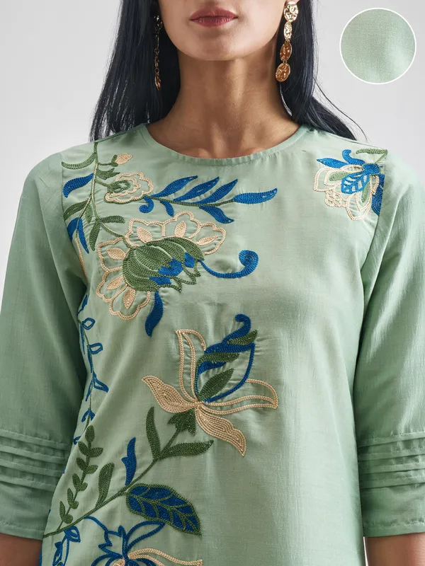 Vishudh Women Green Kurta With Dhoti Pant