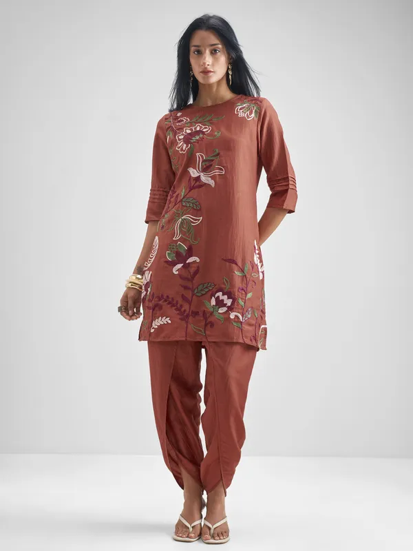 Vishudh Women Rust Kurta With Dhoti Pant