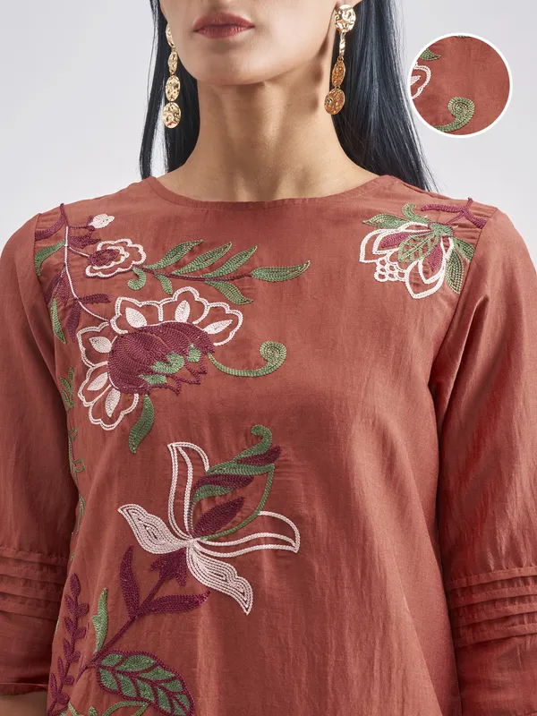 Vishudh Women Rust Kurta With Dhoti Pant