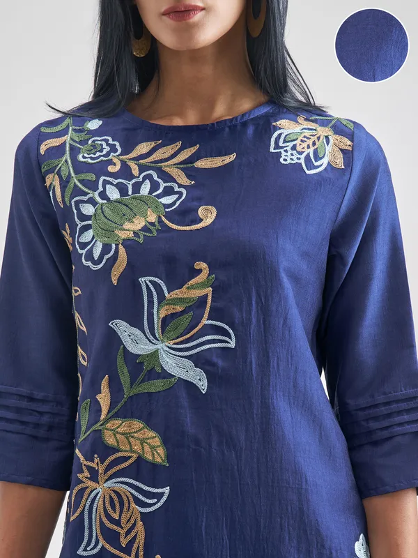 Vishudh Women Navy Blue Kurta With Dhoti Pant