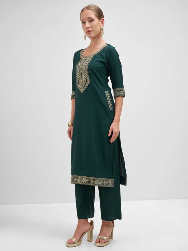 Vishudh Women Teal Embroidered Kurta And Trouser With Dupatta