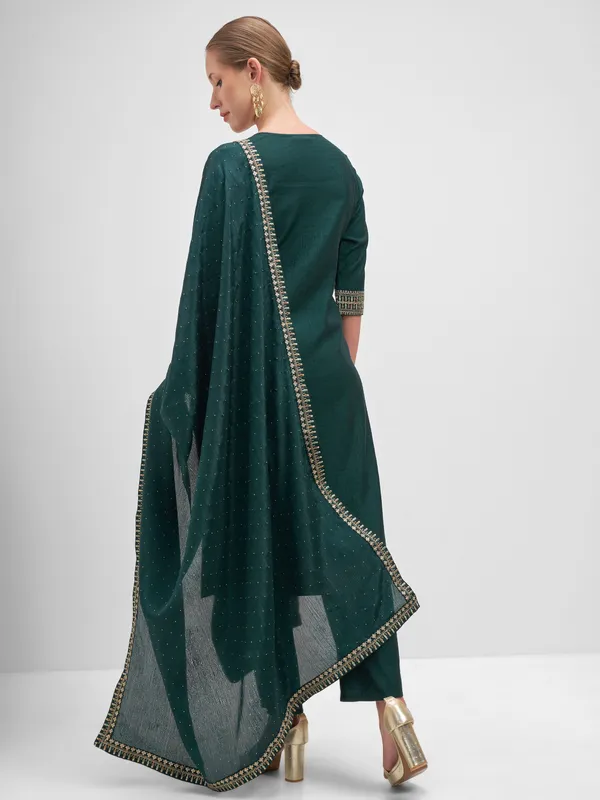 Vishudh Women Teal Embroidered Kurta And Trouser With Dupatta