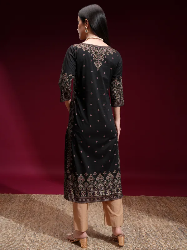  Vishudh Women Black Printed Straight Kurtas