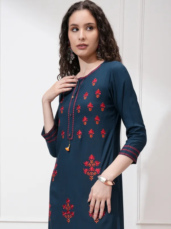 Vishudh Women Teal Printed Straight Kurta