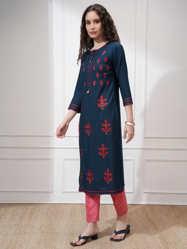 Vishudh Women Teal Printed Straight Kurta