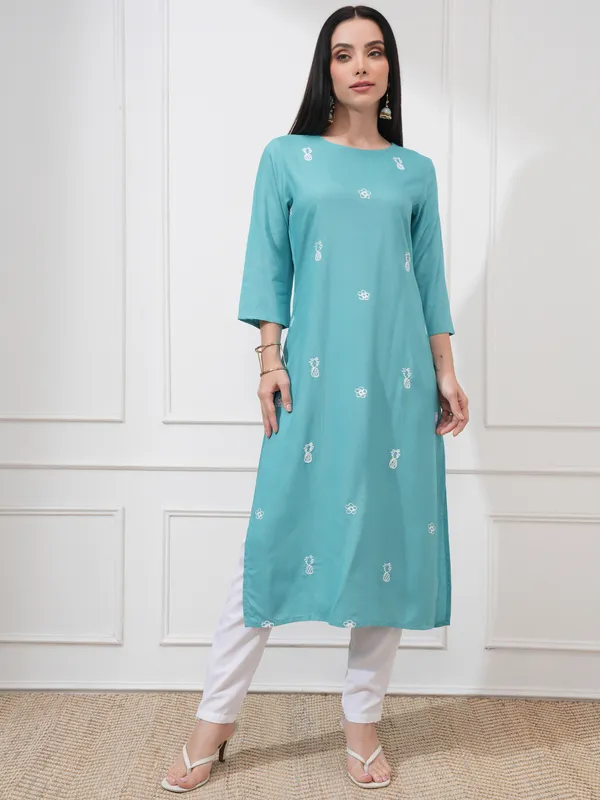 Vishudh Women Blue Embroidered Straight Kurta